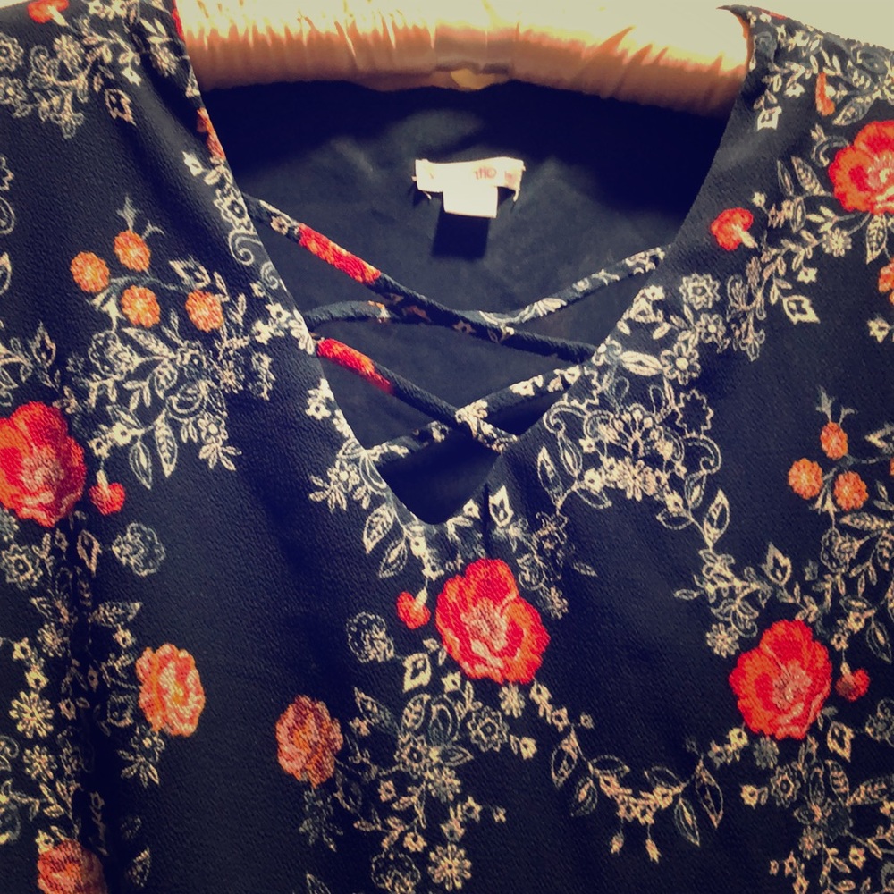 3/$15 Floral long sleeve shift dress